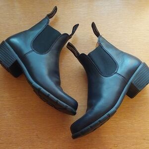 Blundstone Black Heeled Boots US 9.5 EU 40